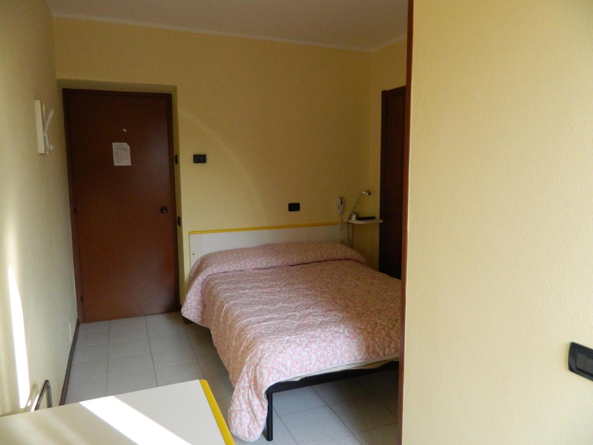 Albergo Michieletto Valmorea Exterior photo