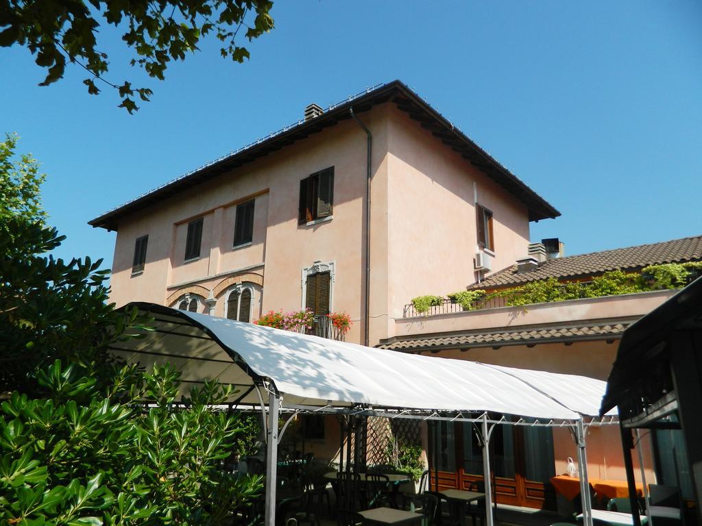 Albergo Michieletto Valmorea Exterior photo